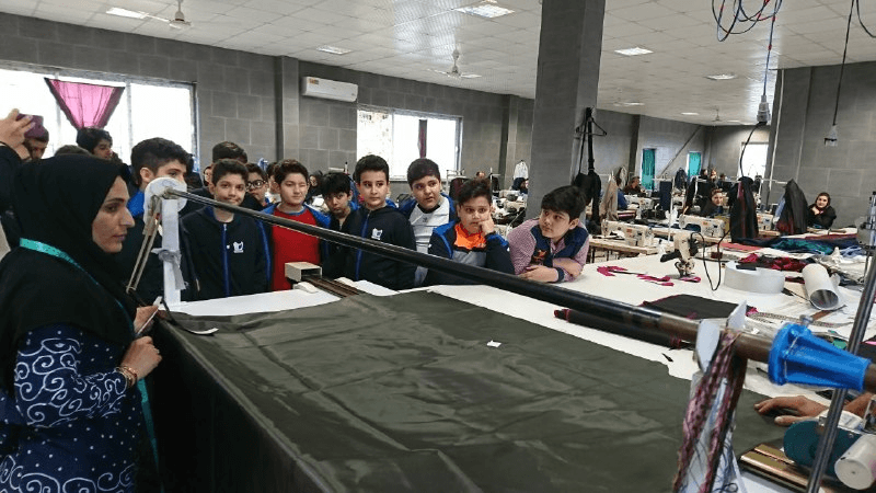 بازدید پایه ششم  از کارگاه دوزندگی