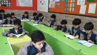 زنگ مطالعه ی آزاد در کلاس چهارم درفک