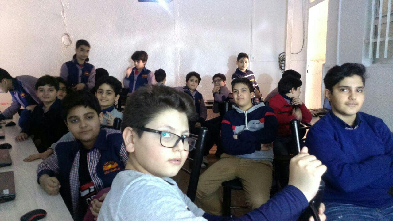 کلاس کامپیوتر در ششم درفک